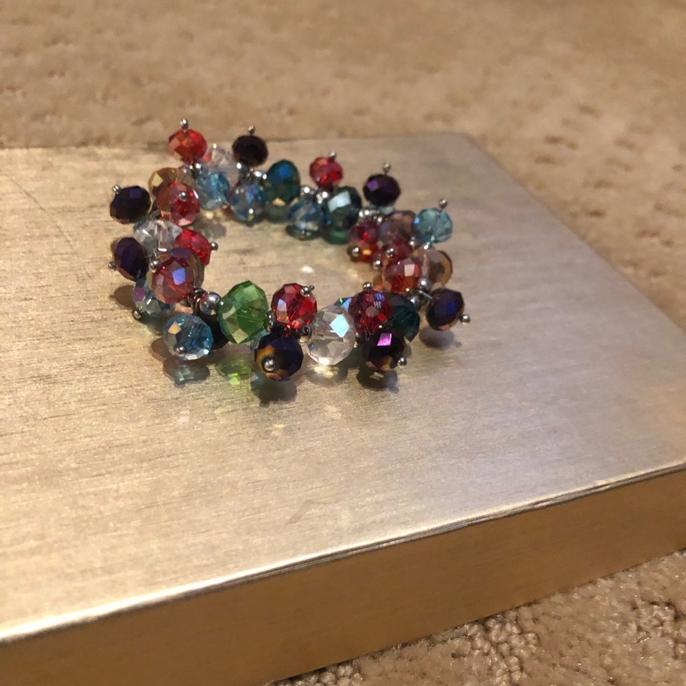 Multi-color beaded bracelet